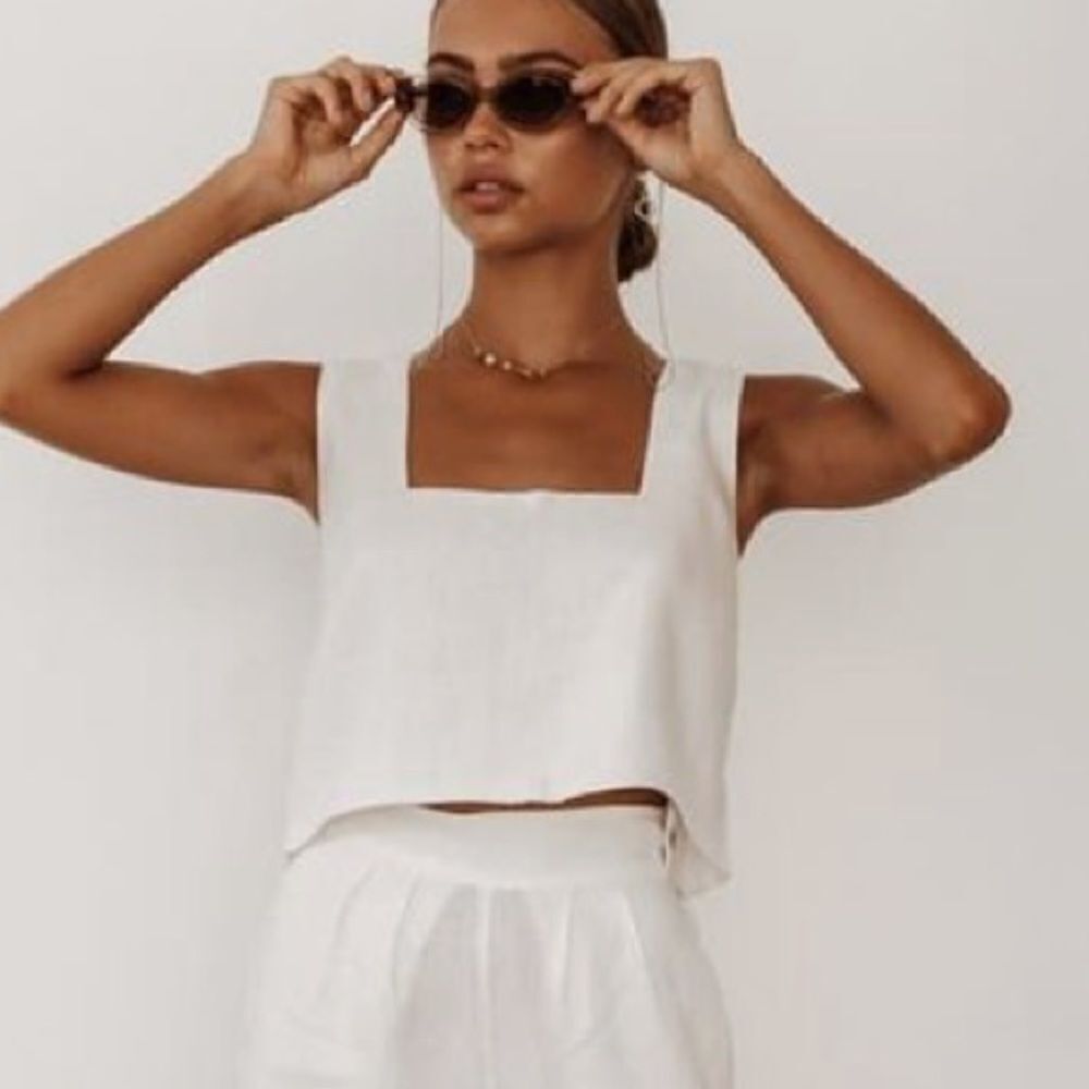 White linen crop top